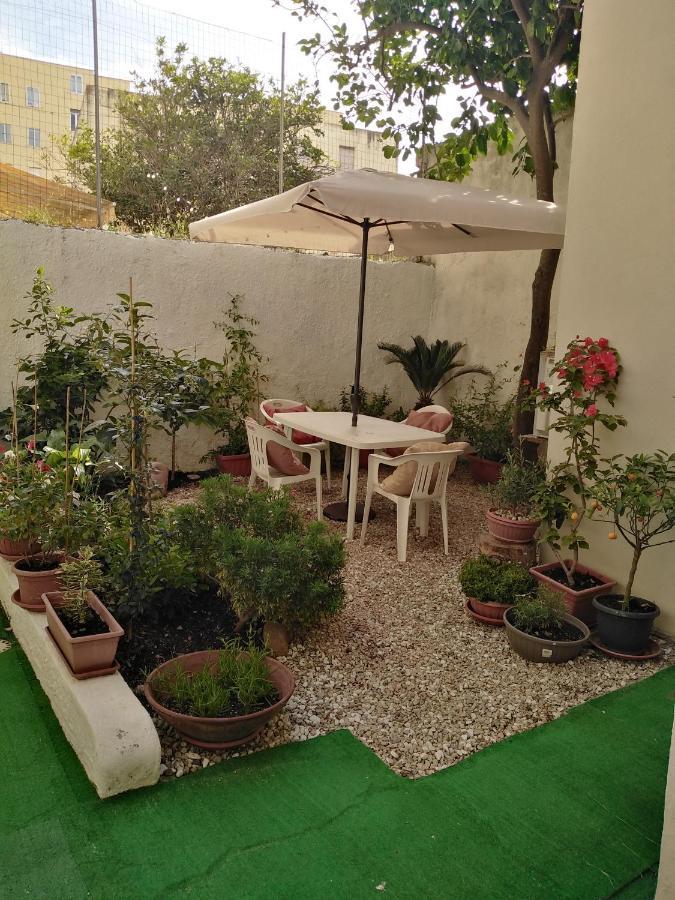 Flowered House With Garden 알게로 외부 사진